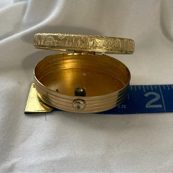 Vintage Avon Brocade Perfume Glacé Gold Tone Case Pill Box Trinkets - Picture 4 of 10